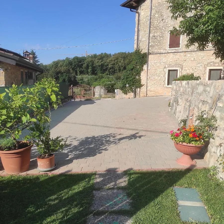 Casa Vacanze Modena Costermano